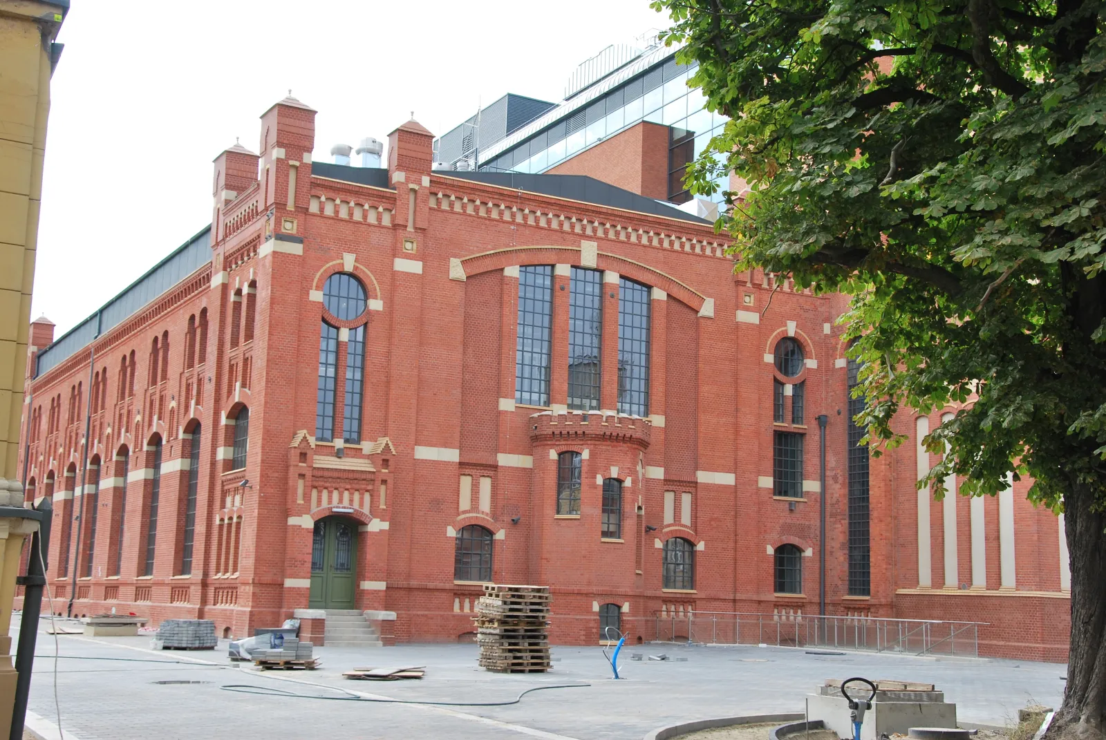 Hala Maszyn EC1