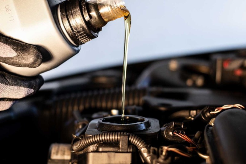 Dlaczego olej silnikowy jest kluczem do długowieczności Twojego samochodu?
